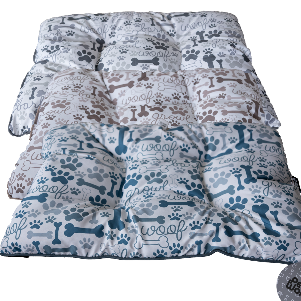 CAMA COJÍN MASCOTA RECTANGULAR DISEÑO PATITAS  63,5X48CM