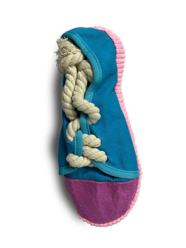 PELUCHE ZAPATILLA 25X10CM (M8272)
